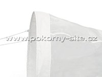 NET HAS A PROTECTIVE HEM MADE FROM POLYAMIDE OR PVC